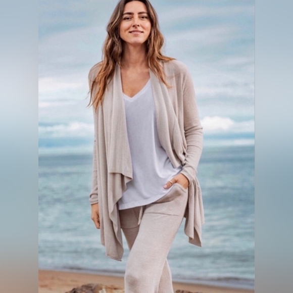 NWT BAREFOOT DREAMS Chic Lite Calypso Wrap Stone size 3X - Picture 2 of 16